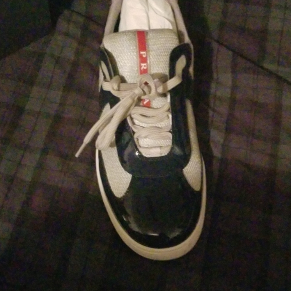 Shoes - Picture 2 of 4